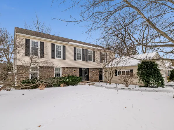 41 Canterbury Rd, Lincolnshire, IL 60069