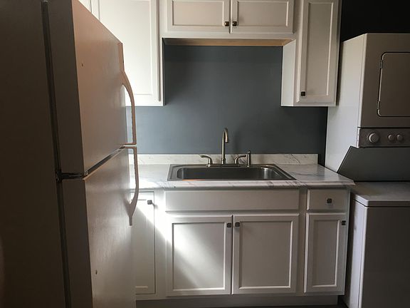 3rd image of 1572 Trenton St