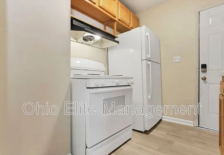 347 1/2 E Welch Ave — Photo 19