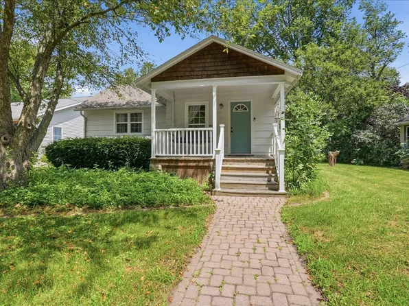409 N 1st St, Fairbury, IL 61739