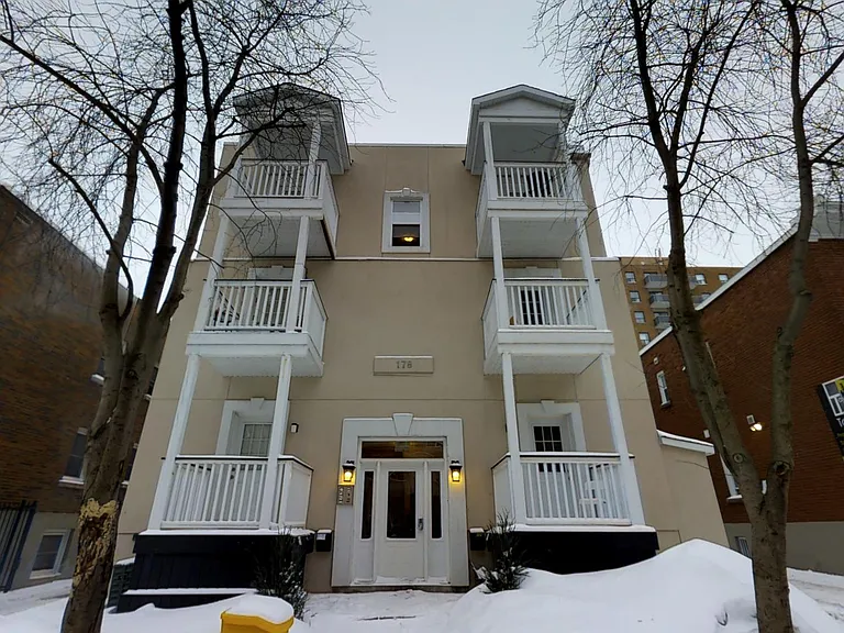 174 Clarence St — Photo 9