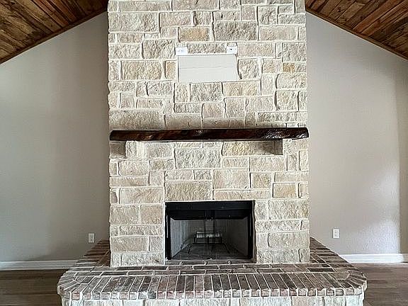 Wood burning fireplace 