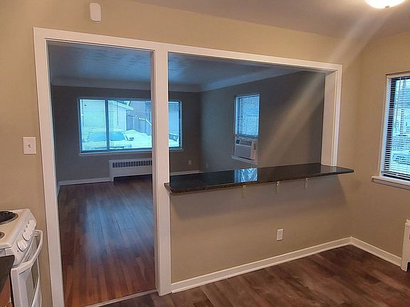 2nd image of 638-642 Snelling Ave S #638-5
