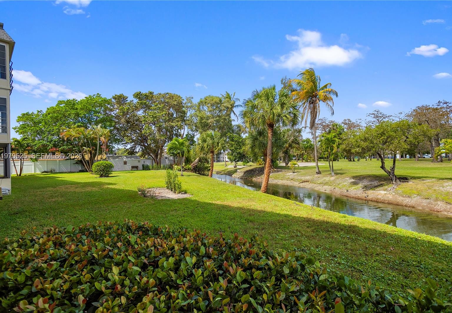 4411 NW 16th St APT F201