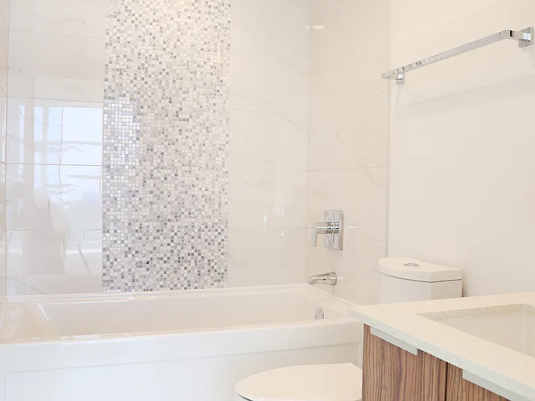 1283 Howe St #3206 — Photo 8
