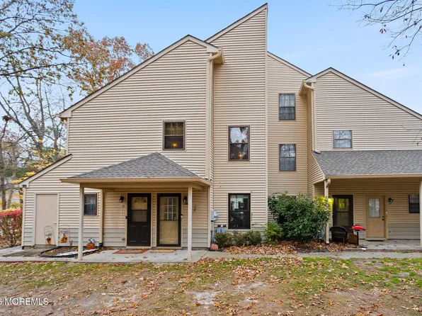 208 Owls Nest Court, Jackson, NJ 08527
