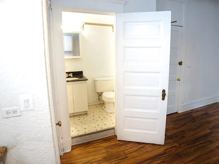 2800 N Pine Grove Ave #8I — Photo 16