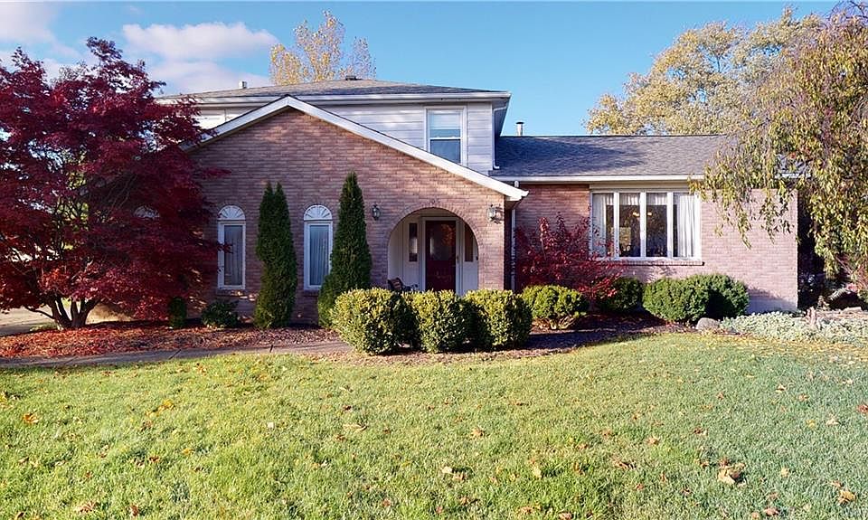1st image of 105 Birkshire Dr