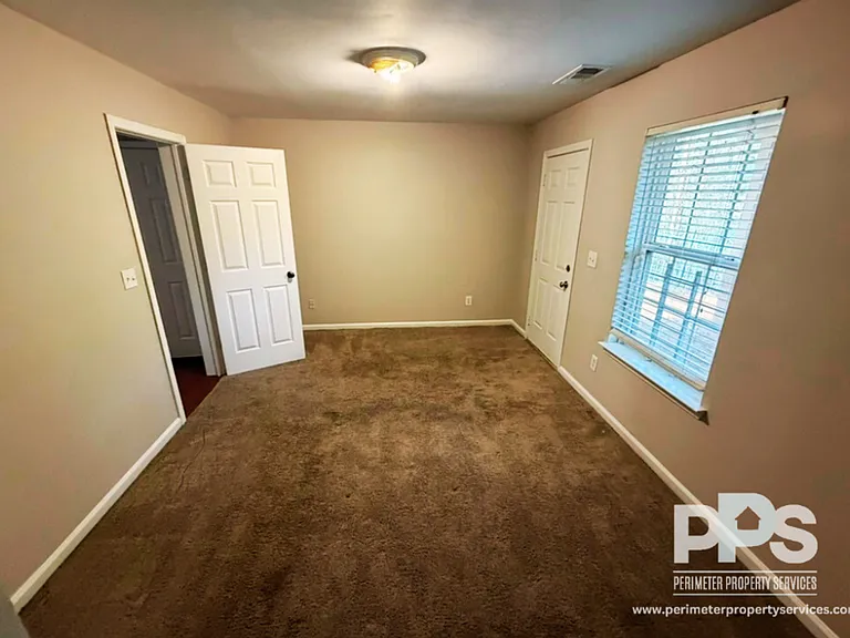 6764 Blackstone Pl — Photo 10