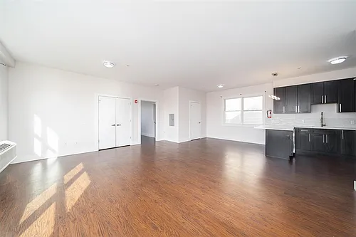414 50th St #202 Photo 1