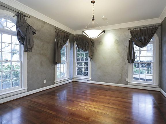 4th image of 4816 Bellview Dr