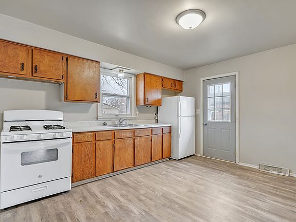 4th image of 3284 Ashland St #3274