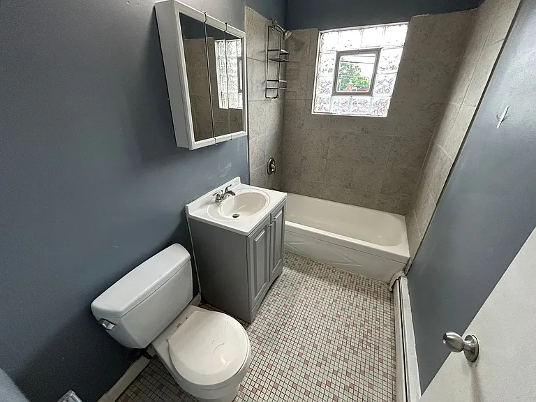 14642 Keystone Ave — Photo 2