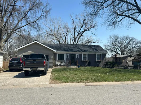 5513 N Cherry St, Kansas City, MO 64118