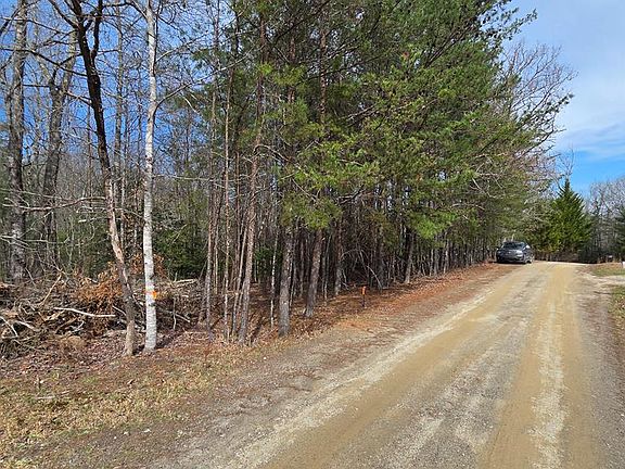 4th image of 24 Pine Log Cir