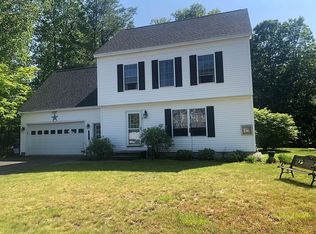 4 Goldfinch Dr, Windham, ME 04062