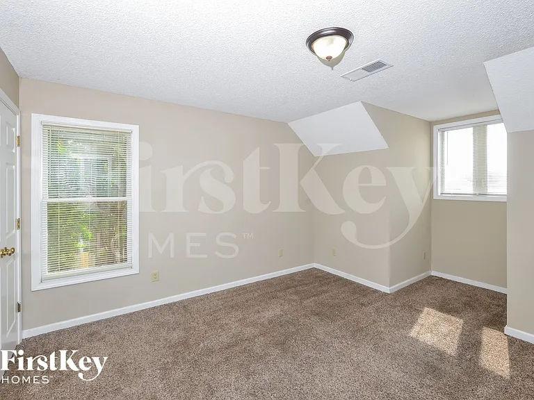 5198 Tudor Ct — Photo 10