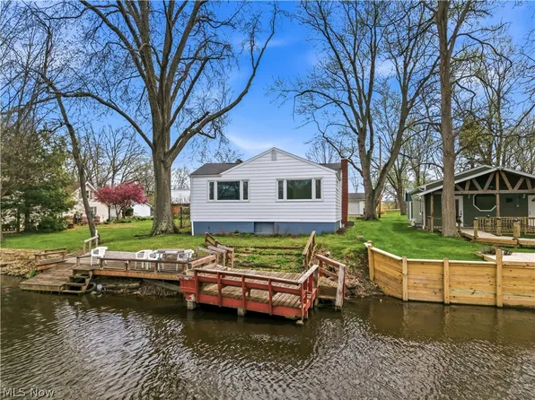 27268 Lakeside Dr, Beloit, OH 44609