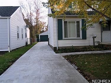 3rd image of 12913 Astor Ave