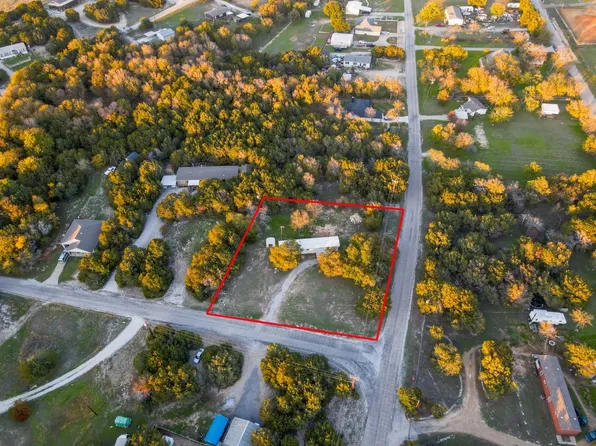 906 Jupiter Ave, Granbury, TX 76049