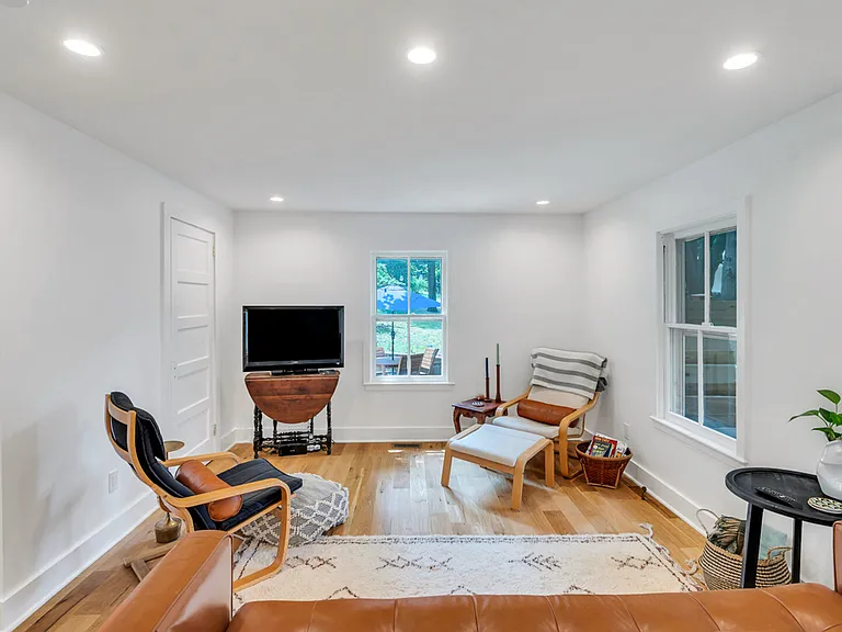 3002 Noyac Rd — Photo 5