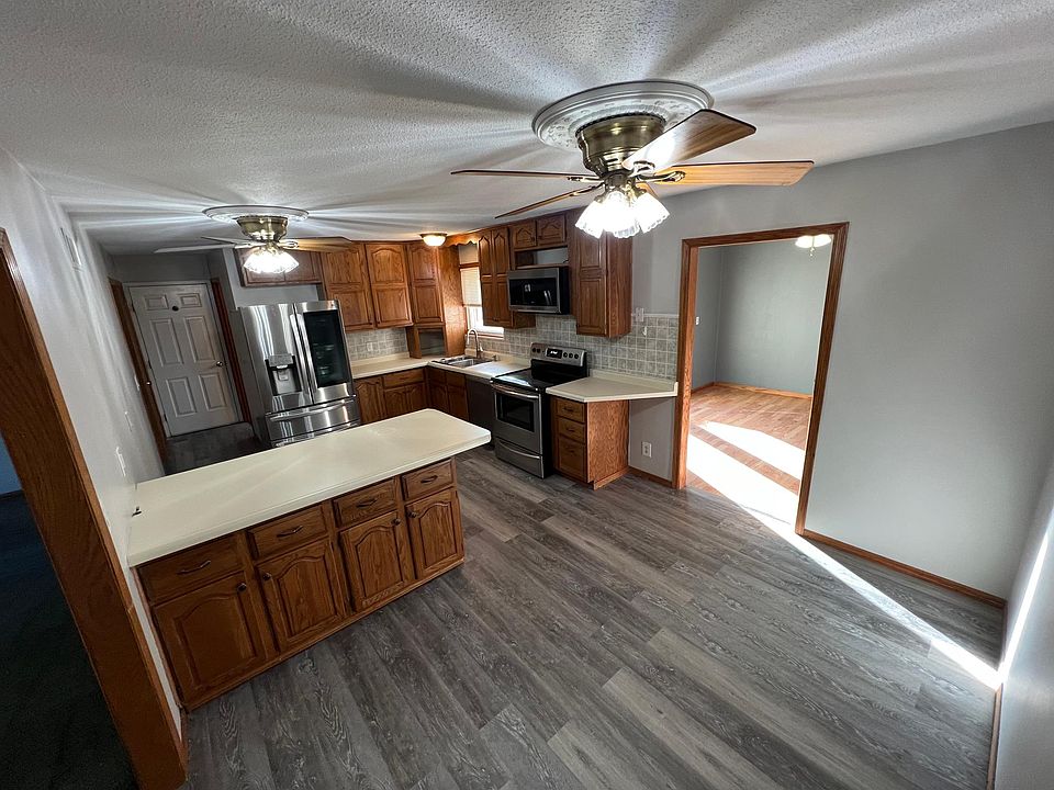 1867 Kings Dr, Bettendorf, IA 52722 Zillow