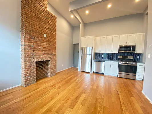 Rented by The InHouse Group | media 15