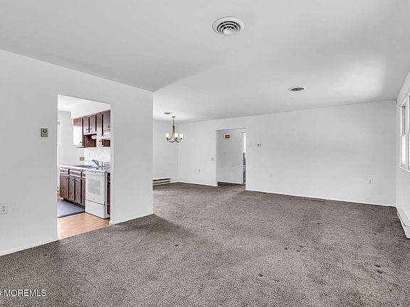 5th image of 14 S Chestnut Avenue
