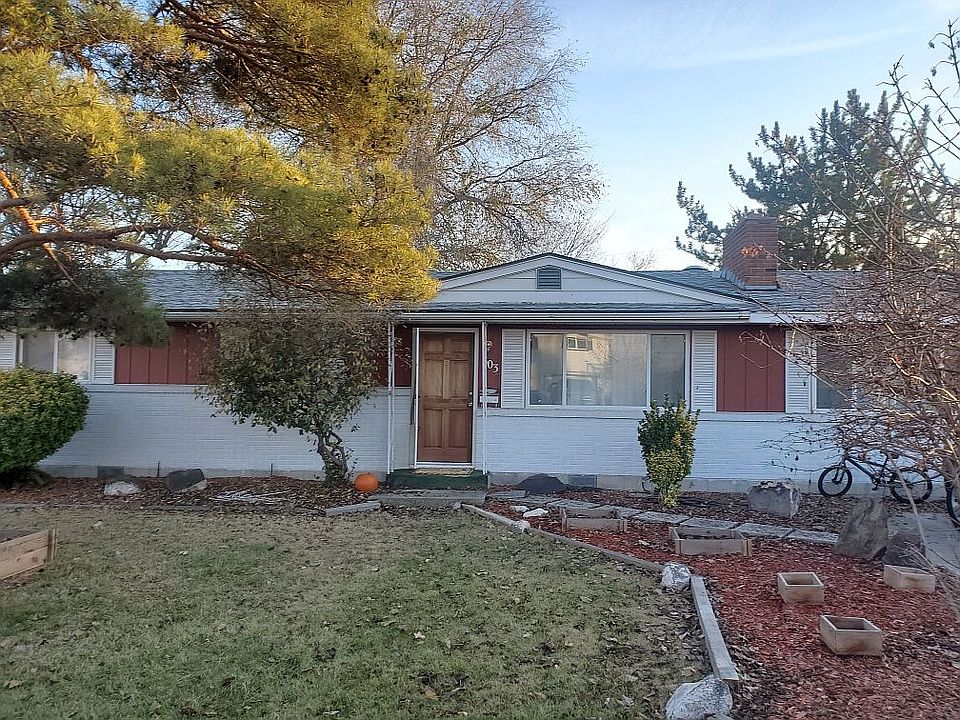 1st image of 303 Palo Alto Dr
