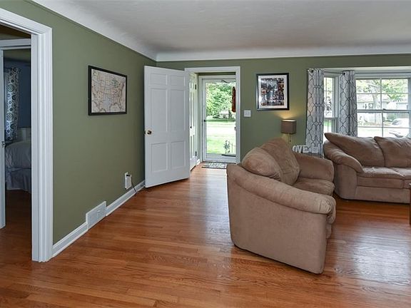 3rd image of 20017 Laverne Ave