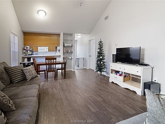 4th image of 2112 Hidden Hollow Cir #Ab