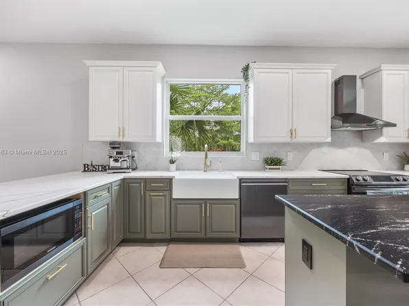 8328 Lagos De Campo Blvd, Tamarac, FL 33321