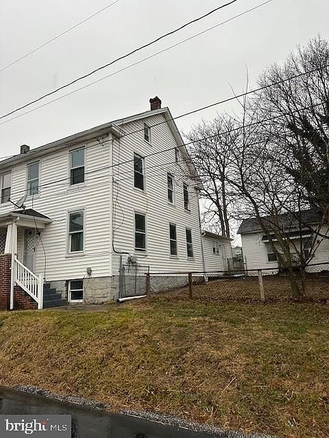 1st image of 207 Depaul St
