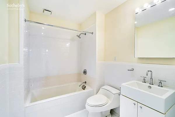 Rented by Sotheby's International Realty | media 29