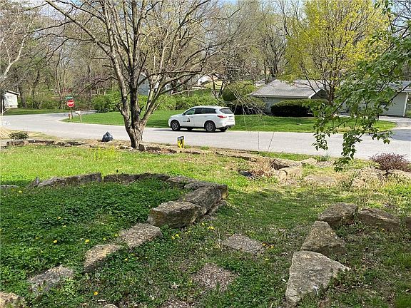 5th image of 7008 Greeley Ave