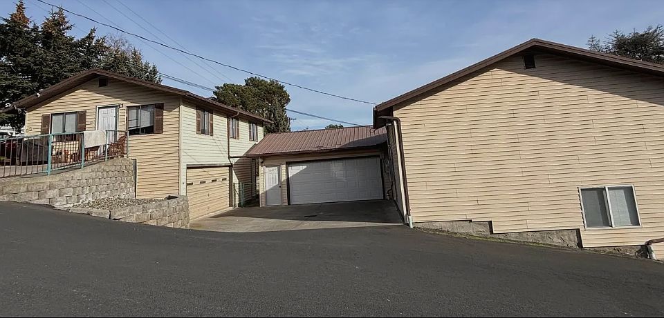1st image of 150 NW Larry St #B
