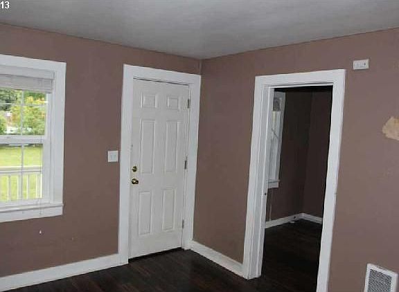 4th image of 710 Gillis St