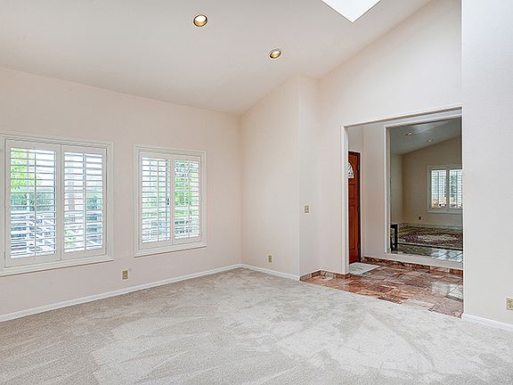 4th image of 3227 Shelby Dr
