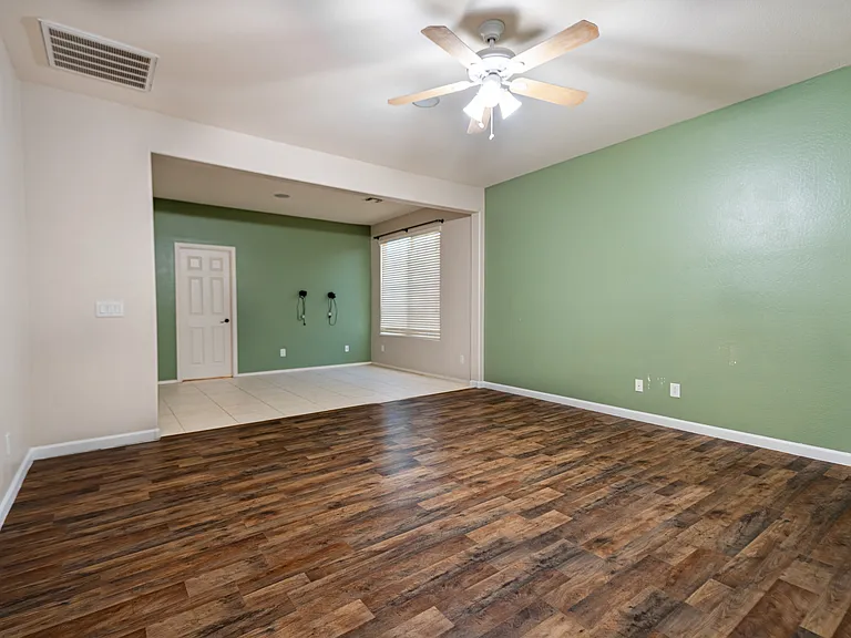 18433 W Sunnyslope Ln — Photo 12