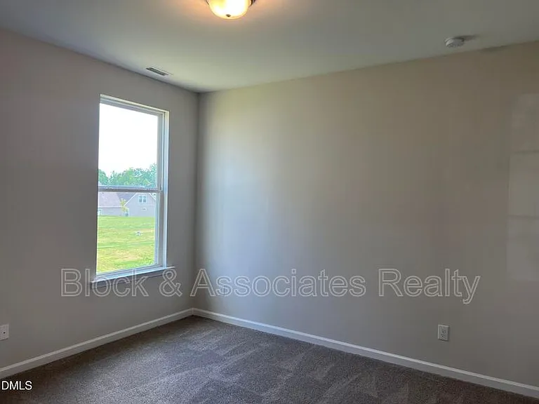 262 Streamliner Blvd — Photo 15