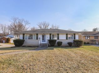 6115 Thunderbird Dr, Maple Heights, OH 44137