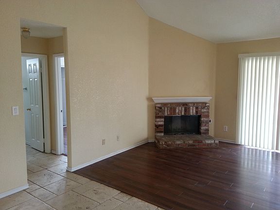 3rd image of 13782 Newcastle Ct