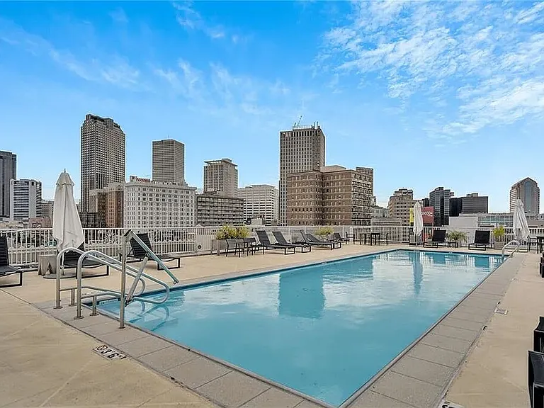 Pool Rooftop with Jacuzzi