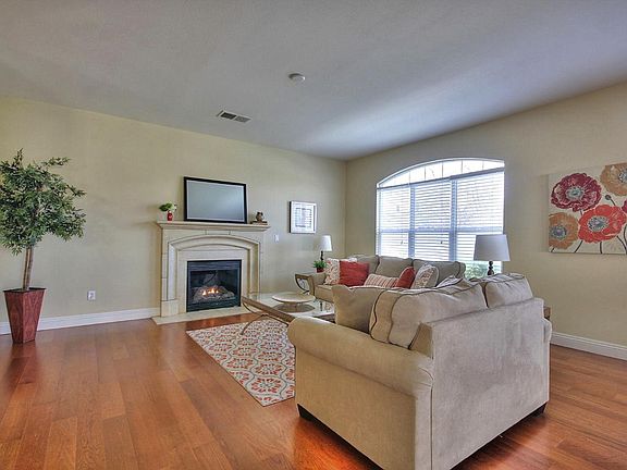 4th image of 1325 Branham Ln