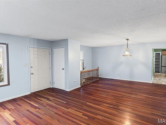 3rd image of 15626 94th Ave