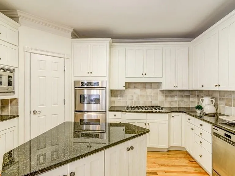 704 Longleaf Dr NE — Photo 14