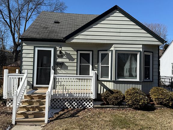 3rd image of 1521 N Alexander Ave