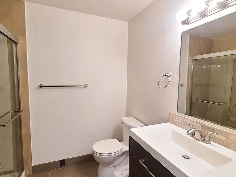 827 E Ermina Ave — Photo 28