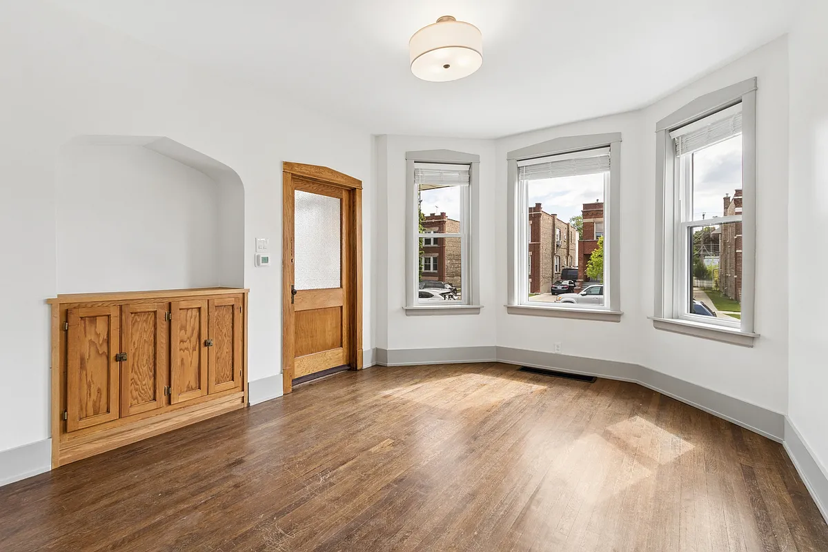 Building Photo - 1910 Harvey Ave #1
