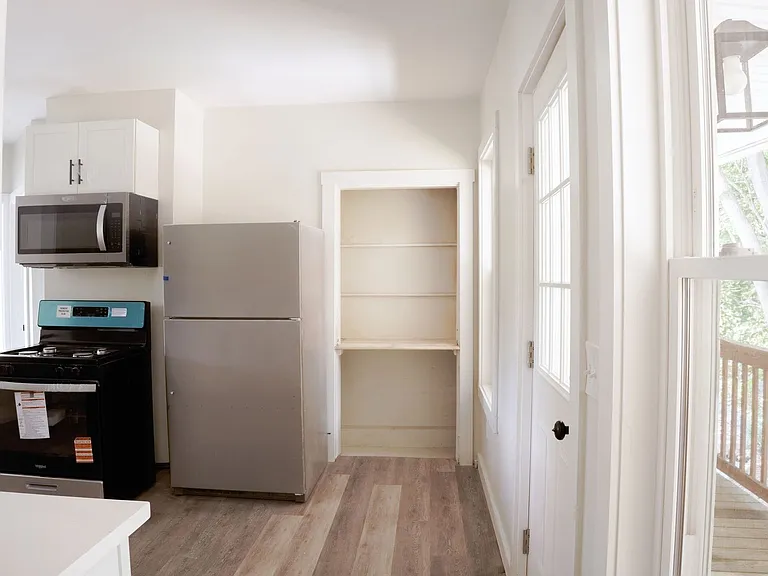 Fully Renovated Apartment Building Modern Upgrades Throughout — Photo 3